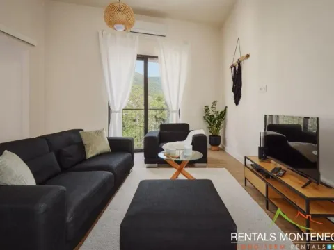 Izdavanje, četvorosoban stan, 79m², Dumidran, Tivat - image 4