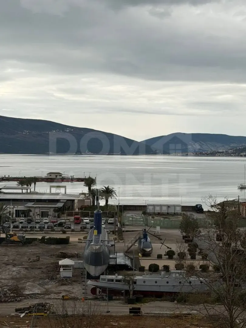 Izdavanje, jednosoban stan, 50m², Tivat, Crna Gora
