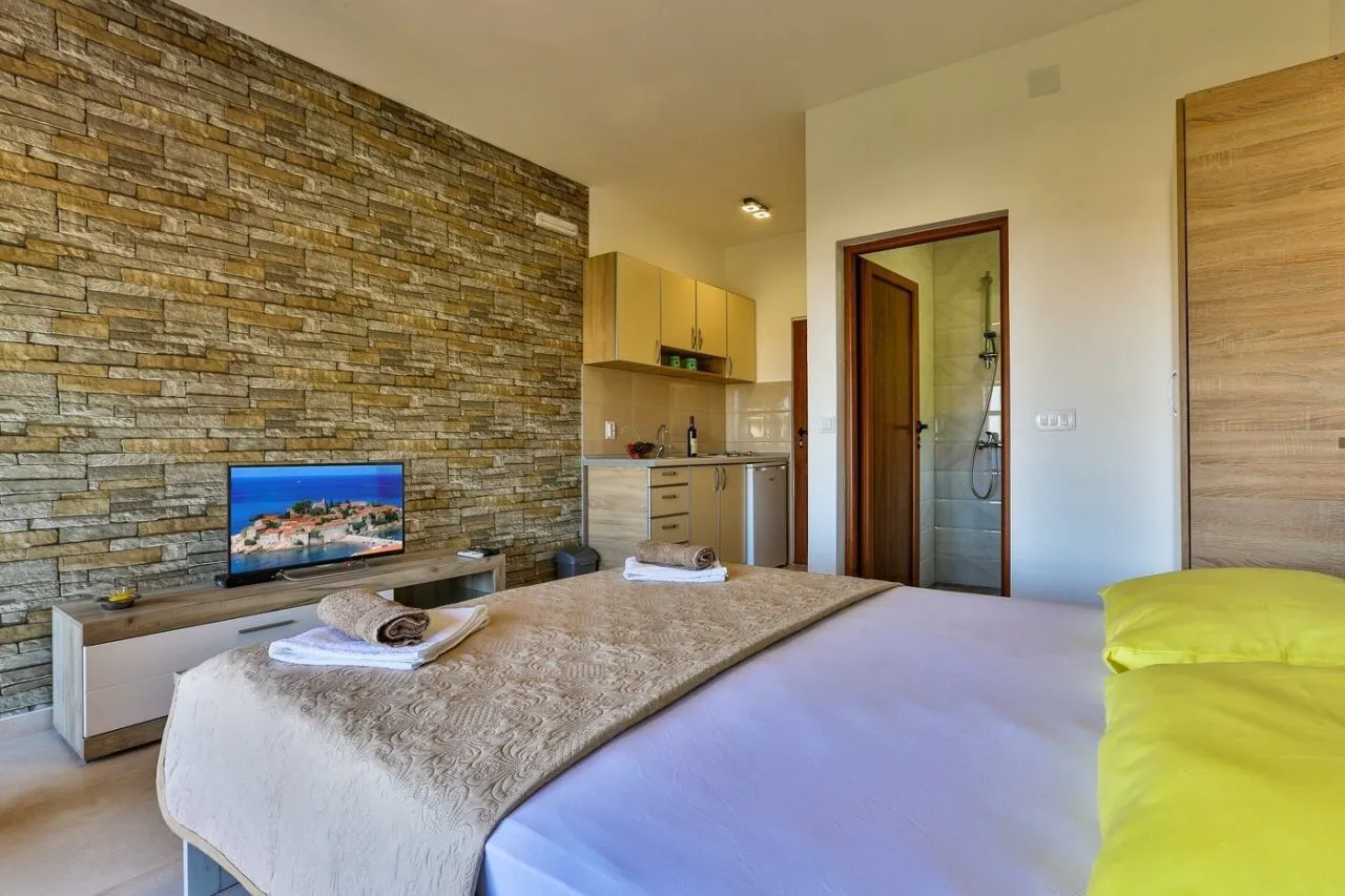 Prodaja, ugostiteljski objekat, 575m², Čanj, Bar