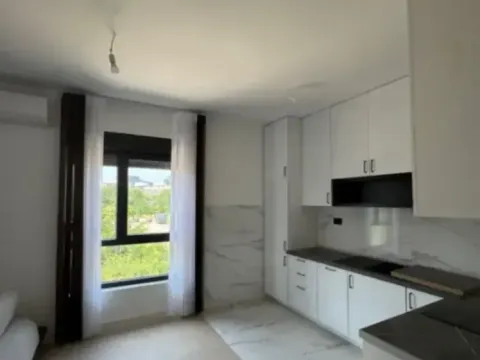 Izdavanje, jednosoban stan, 53m², City Kvart, Podgorica - image 5