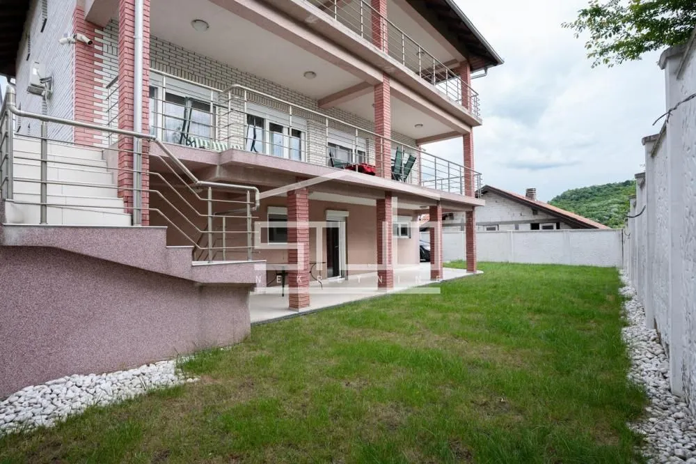 Sale, house, 500m², Rakovica, Beograd