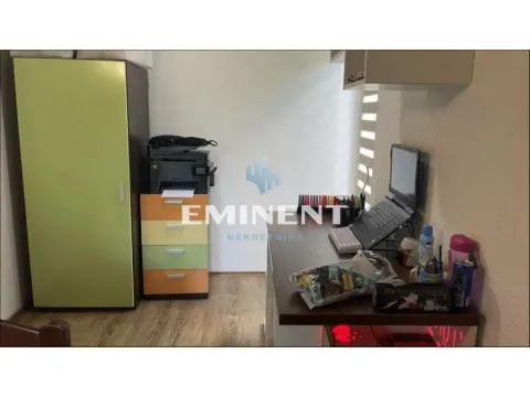 Izdavanje, kuća, 150m², Savski Venac, Beograd - image 9