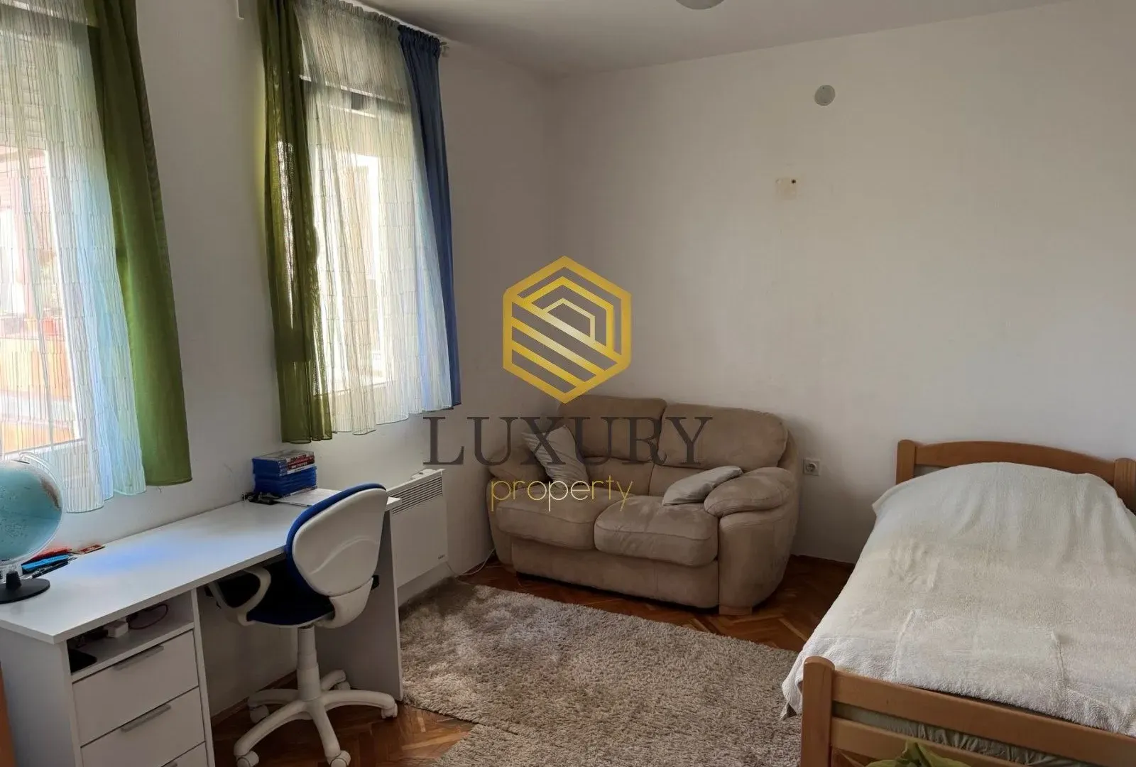 Prodaja, trosoban stan, 87m², Blok 6, Podgorica