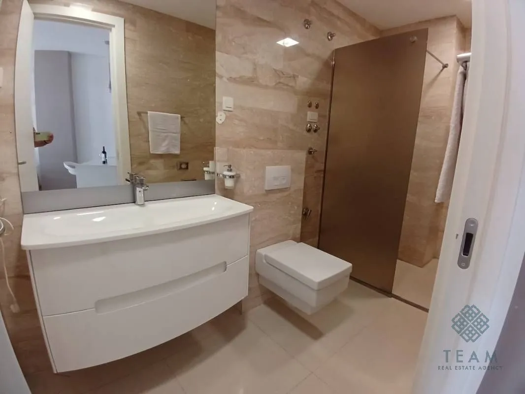Prodaja, jednosoban stan, 65m², Centar, Budva
