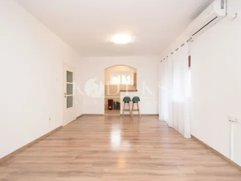 Izdavanje, poslovni prostor, 90m², Gorica C, Podgorica - image 7