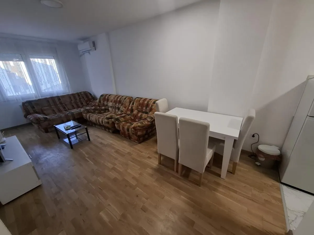Izdavanje, dvosoban stan, 47m², Avijatičarsko naselje, Novi Sad Sve Podlokacije