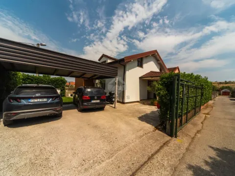 Prodaja, kuća, 200m², Donja Gorica, Podgorica