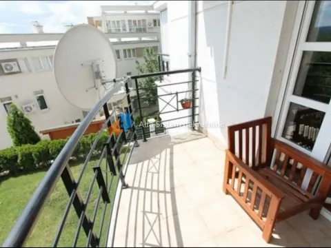 Izdavanje, trosoban stan, 130m², Savski Venac, Beograd - image 26