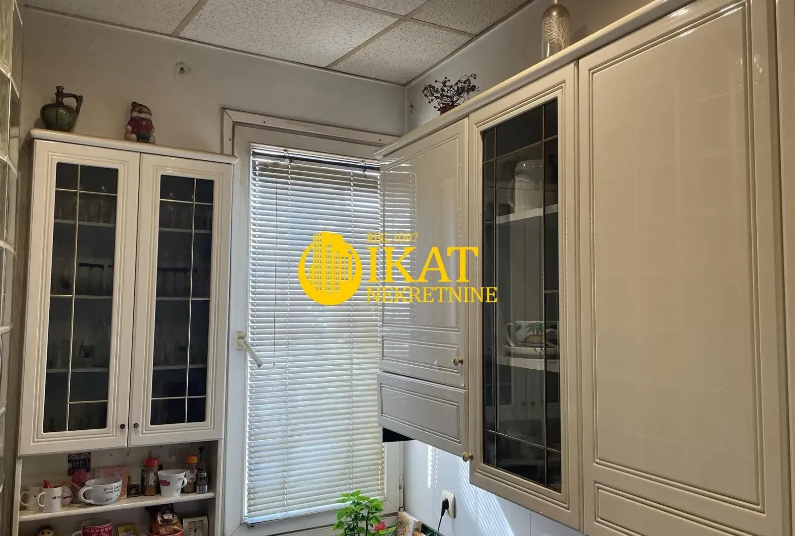 Sale, three bedroom apartment, 76m², Vračar Sve Podlokacije, Beograd