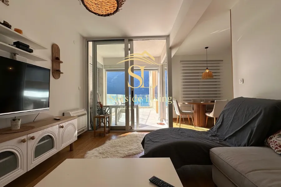 Prodaja, dvosoban stan, 86m², Dobrota, Kotor
