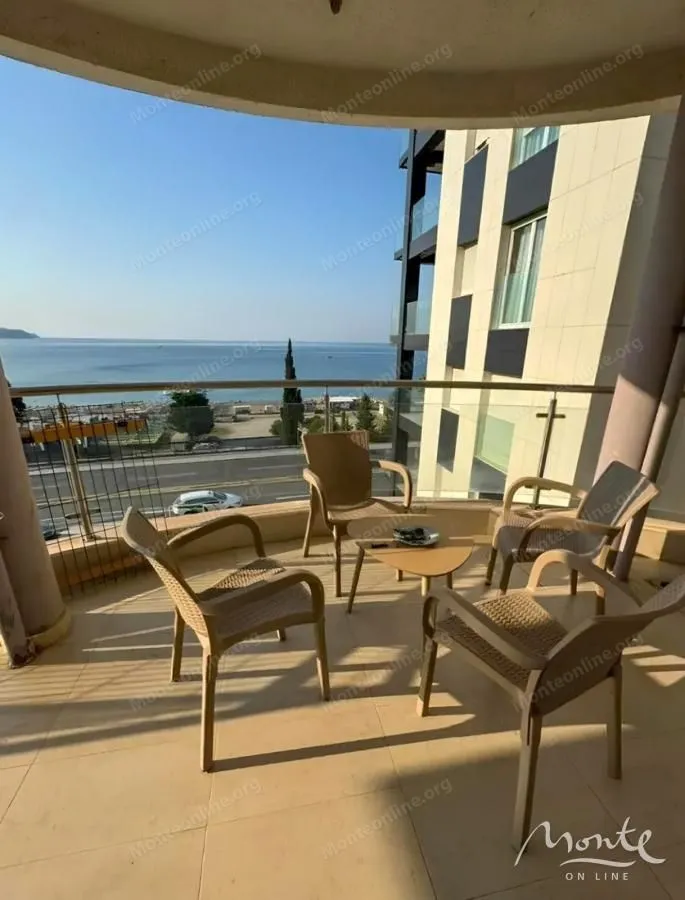 Prodaja, stan, 180m², Bečići, Budva