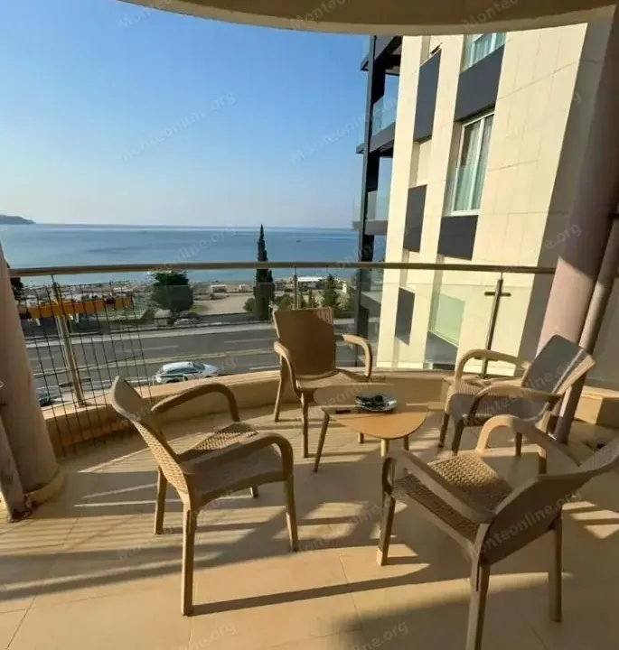 Prodaja, stan, 180m², Bečići, Budva