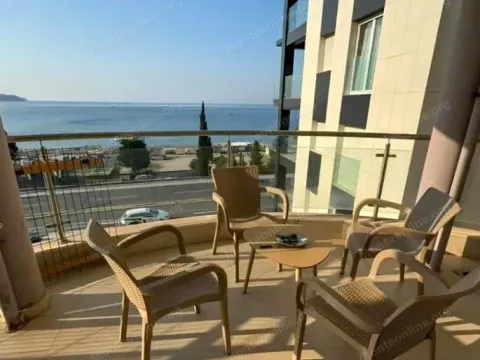 Prodaja, stan, 180m², Bečići, Budva - image 1