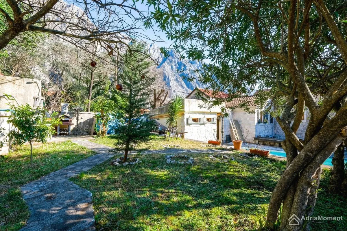 Sale, house, 500m², Orahovac, Kotor