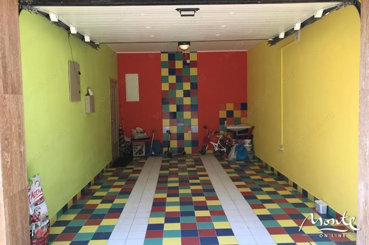 Sale, house, 323m², Utjeha, Bar