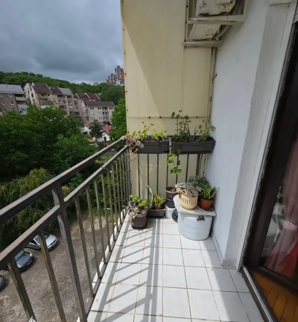 Prodaja, dvosoban stan, 43m², Kneževac, Beograd