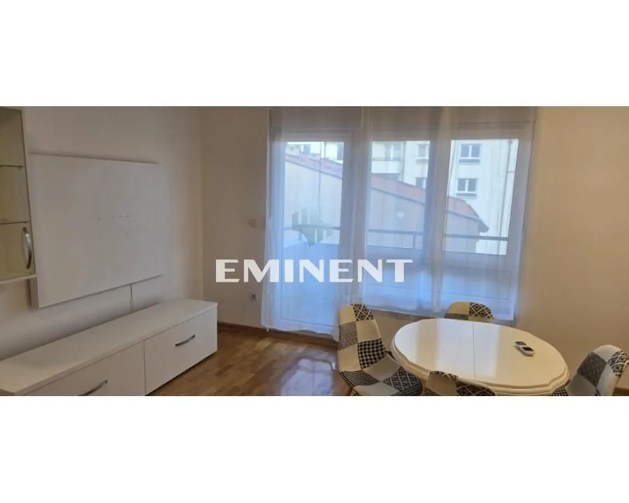 Izdavanje, stan, 40m², Zemun Gornji Grad, Zemun Sve Podlokacije