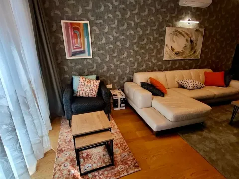 Izdavanje, dvosoban stan, 77m², Centar, Podgorica - image 6