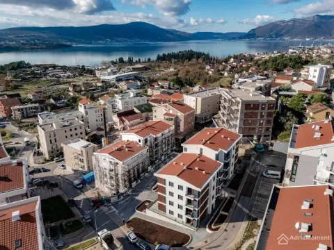 Sale, one bedroom apartment, 42m², Centar, Tivat