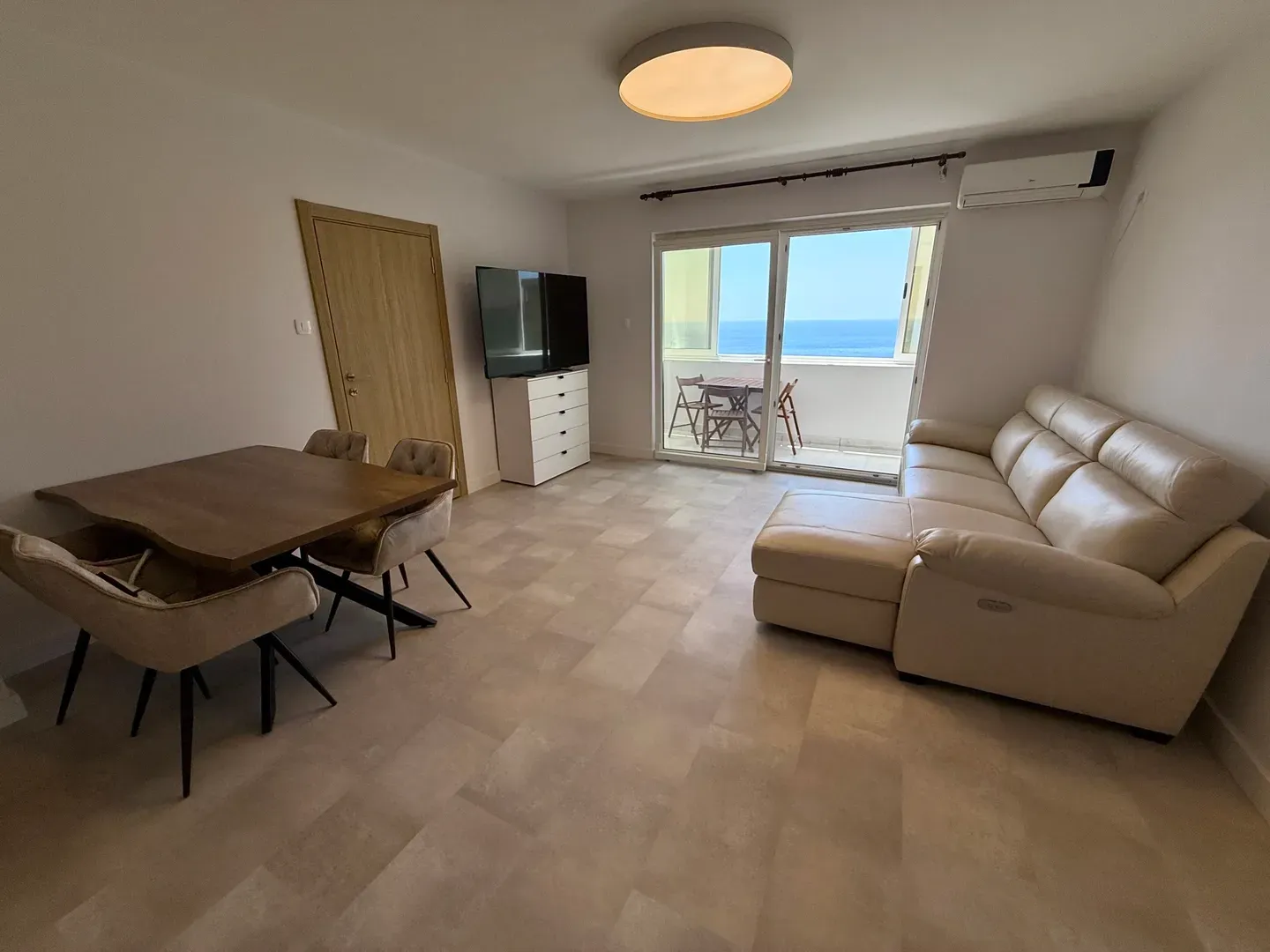 Prodaja, jednosoban stan, 45m², Sveti Stefan, Budva