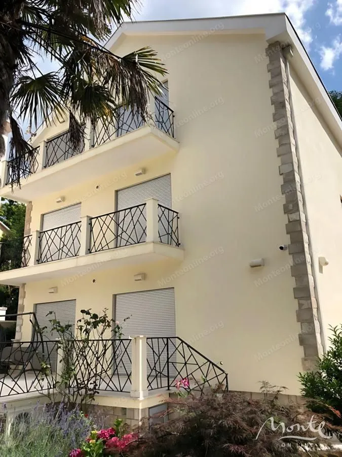 Prodaja, kuća, 390m², Stoliv, Kotor