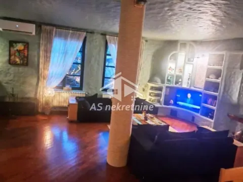 Izdavanje, kuća, 367m², Jajinci, Voždovac Sve Podlokacije - image 37