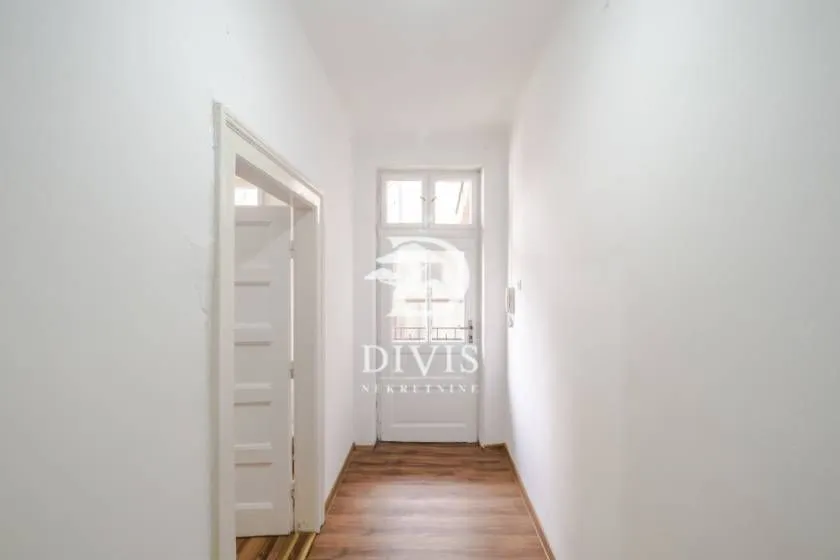 Sale, three bedroom apartment, 68m², Vračar Sve Podlokacije, Beograd