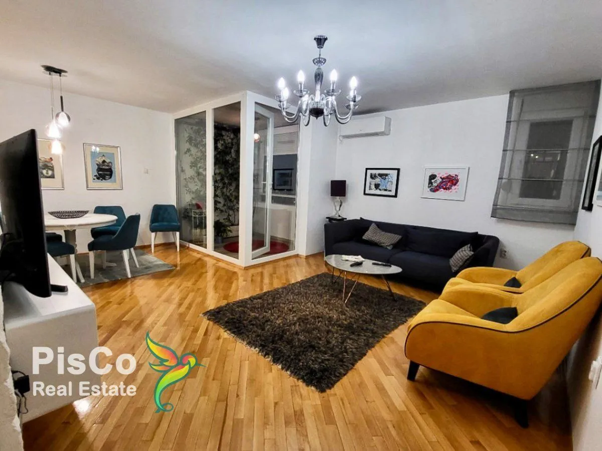 Izdavanje, trosoban stan, 100m², Blok 5, Podgorica