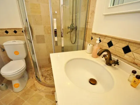 Prodaja, dvosoban stan, 92m², Risan, Kotor - image 19