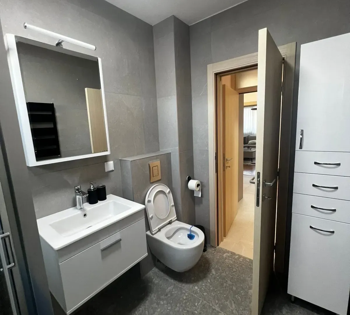 Izdavanje, trosoban stan, 103m², Preko Morače, Podgorica