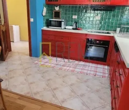 Sale, house, 180m², Tološi, Podgorica - image 9