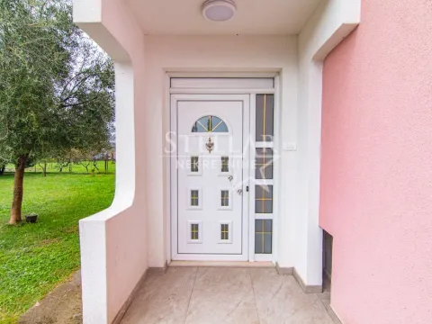 Rent, two bedroom apartment, 70m², Gornja Gorica, Podgorica - image 16