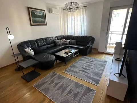 Izdavanje, dvosoban stan, 64m², City Kvart, Podgorica - image 2