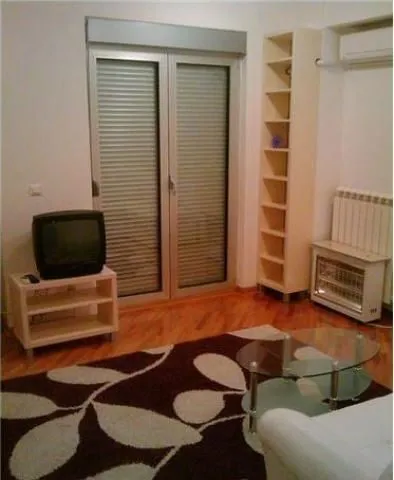 Izdavanje, jednosoban stan, 33m², Kalenić Pijaca, Vračar Sve Podlokacije