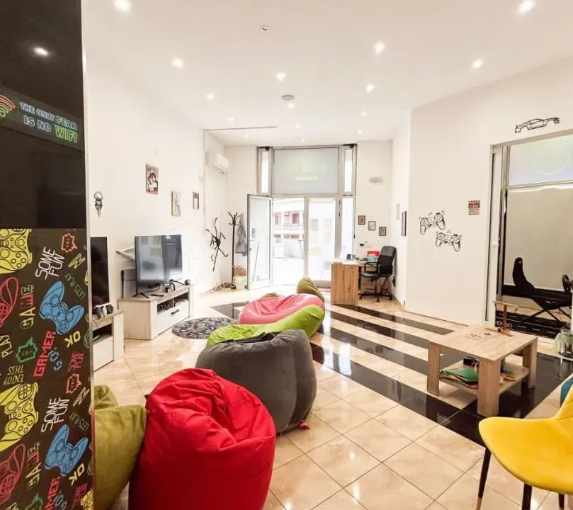 Rent, office space, 54m², Tivat, Crna Gora