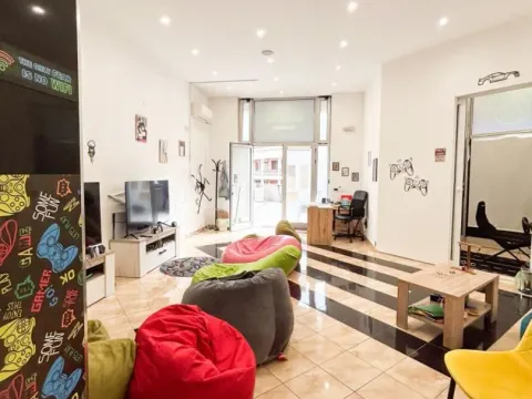 Rent, office space, 54m², Tivat, Crna Gora - image 1