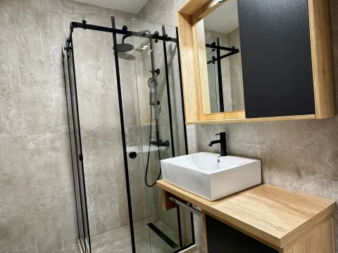 Izdavanje, jednosoban stan, 65m², Tološi, Podgorica - image 10