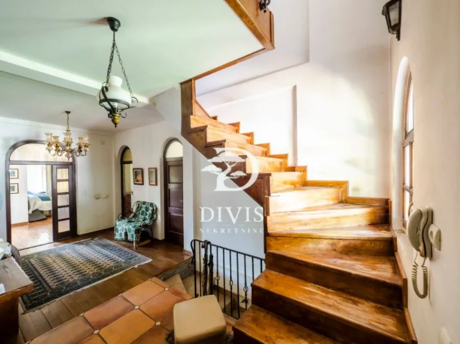 Sale, house, 391m², Zvezdara, Zvezdara Sve Podlokacije