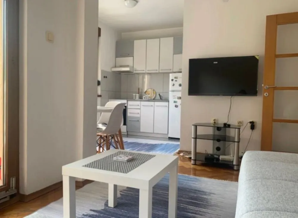 Rent, studio apartment, 30m², Blok 6, Podgorica