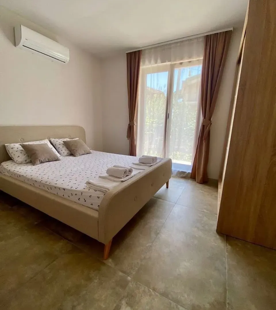 Rent, two bedroom apartment, 71m², Tivat, Crna Gora