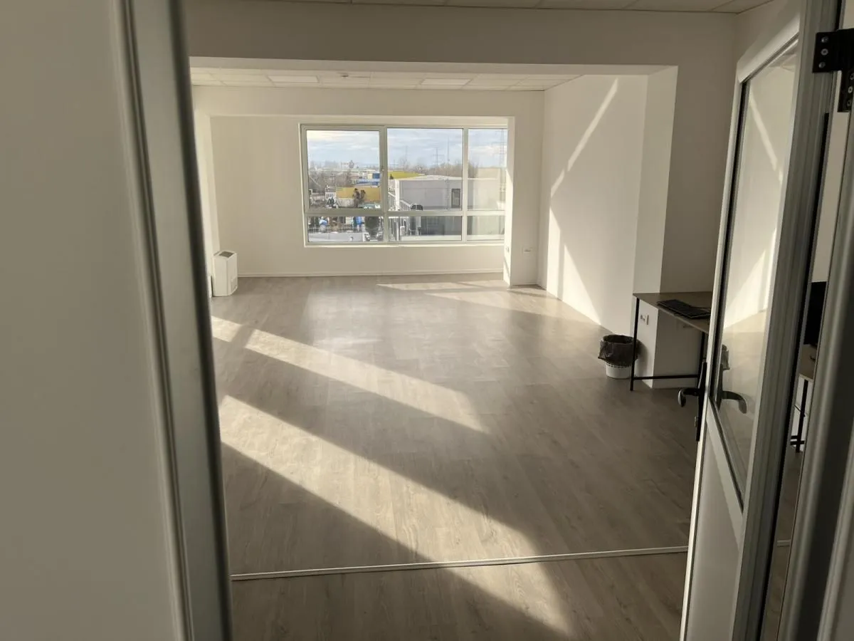 Rent, office space, 150m², Novo naselje, Novi Sad