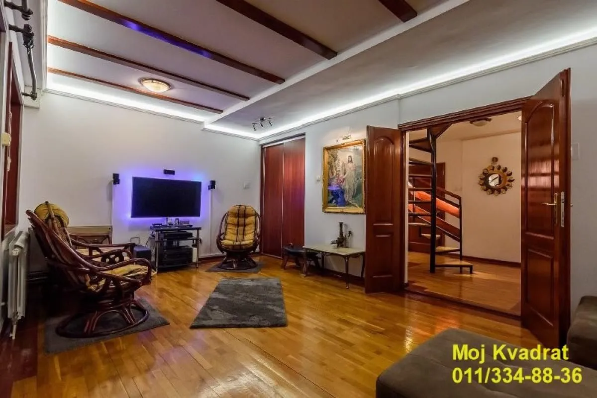 Sale, four bedroom apartment, 105m², Stari Grad, Beograd