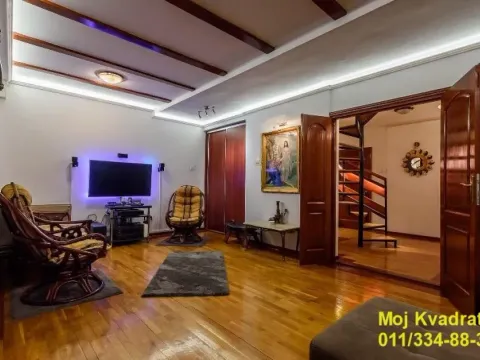 Prodaja, četvorosoban stan, 104m², Stari Grad, Beograd - image 2