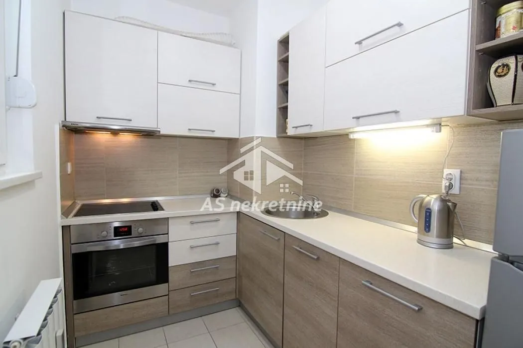 Izdavanje, dvosoban stan, 50m², Trošarina, Voždovac Sve Podlokacije