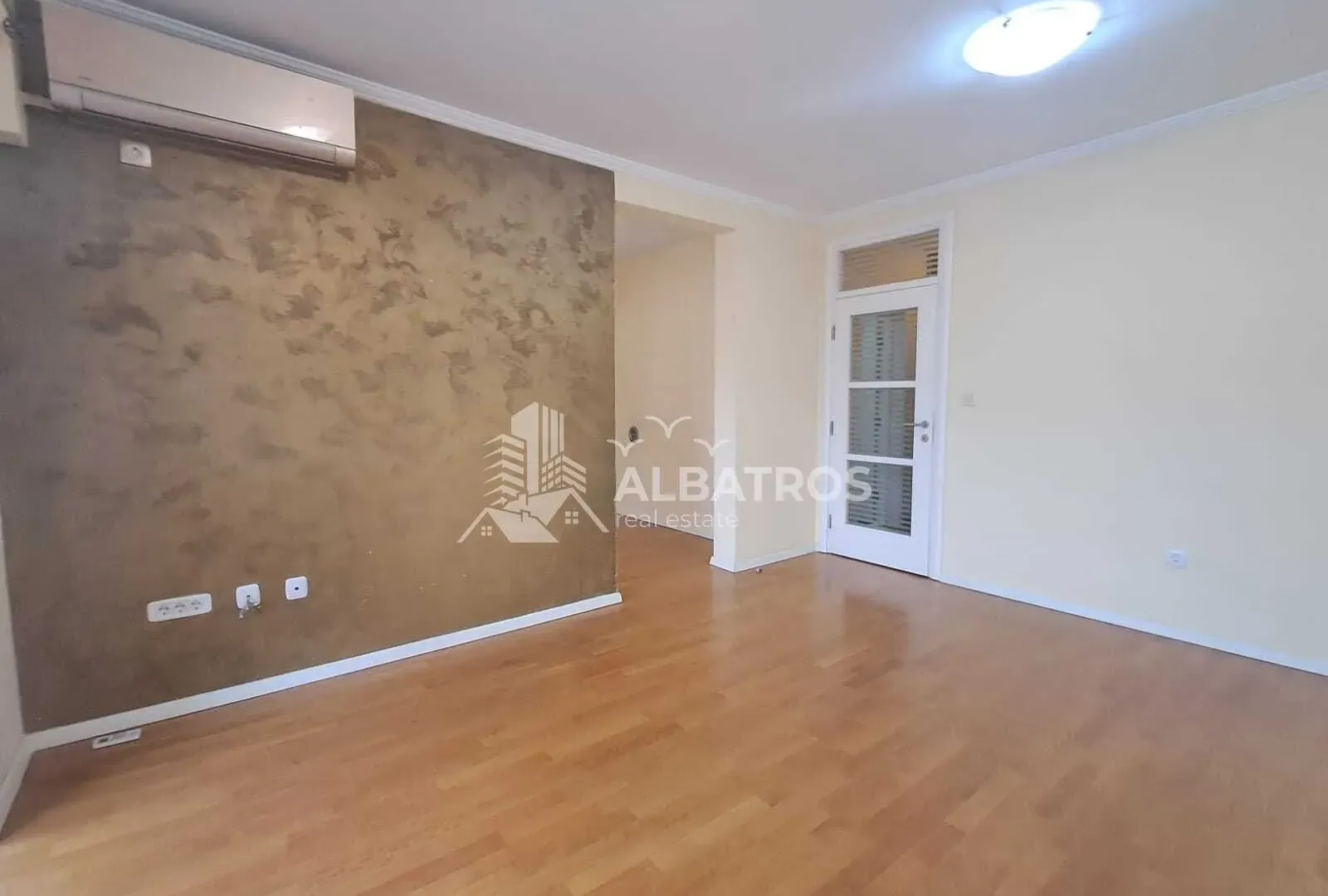 Rent, two bedroom apartment, 75m², Centar, Bar