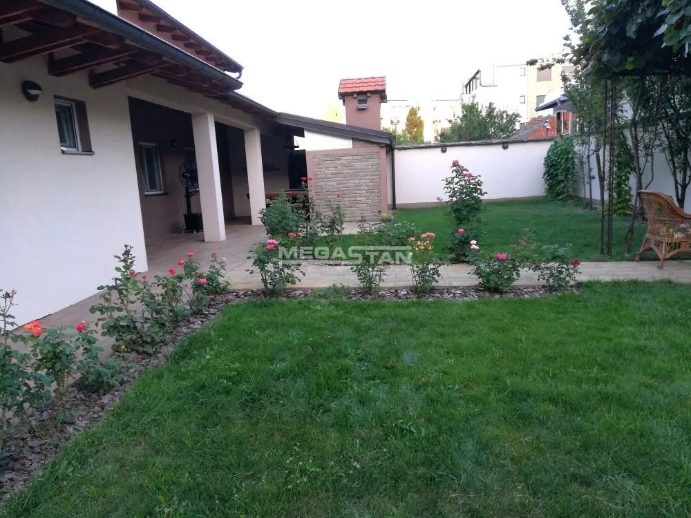 Prodaja, kuća, 272m², Zemun Gornji Grad, Zemun Sve Podlokacije