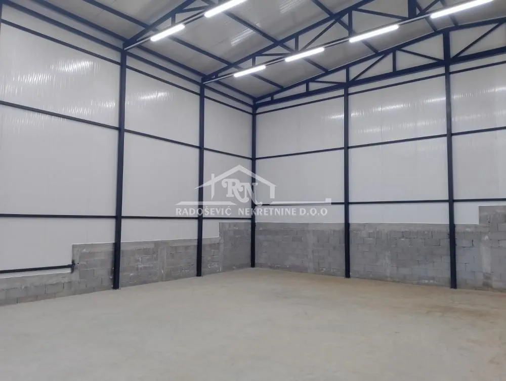 Rent, office space, 192m², Resnik, Beograd