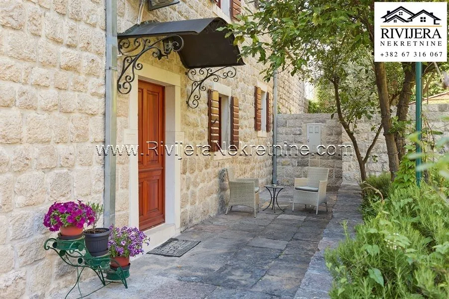 Sale, house, 450m², Dobrota, Kotor