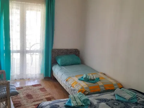 Rent, three bedroom apartment, 220m², Šušanj, Bar - image 11
