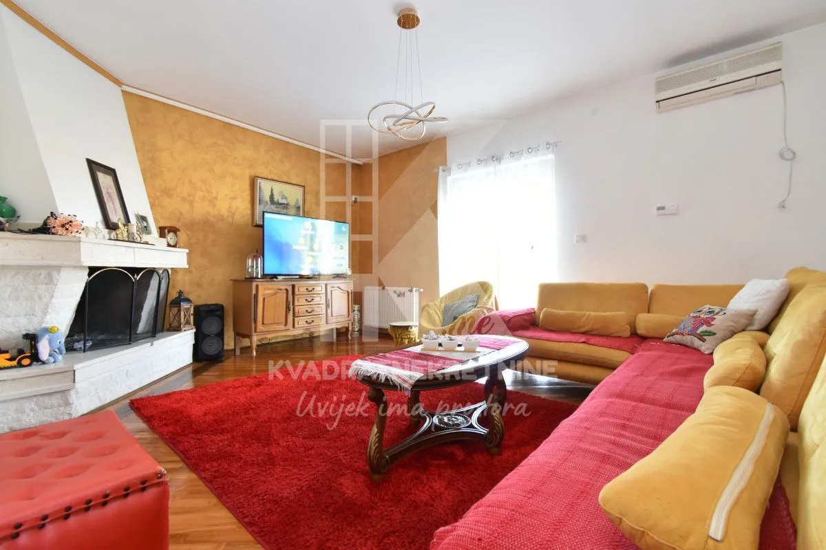Prodaja, kuća, 500m², Tološi, Podgorica